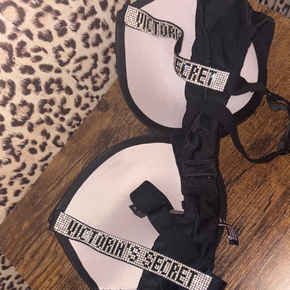 Victoria's Secret Black Shine strap bra - Picture 5 of 6